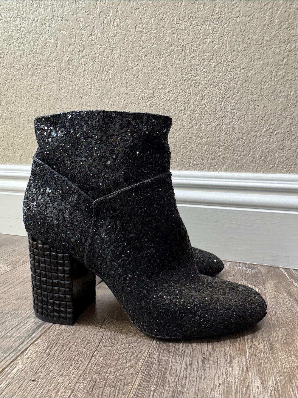 Michael Kors Women’s 7M Black Glitter Ankle Boots Studded Block Heel Sparkle